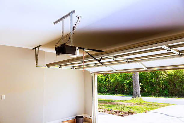 Top rated local Garage Door Roller Replacement specialists in El Macero, CA
